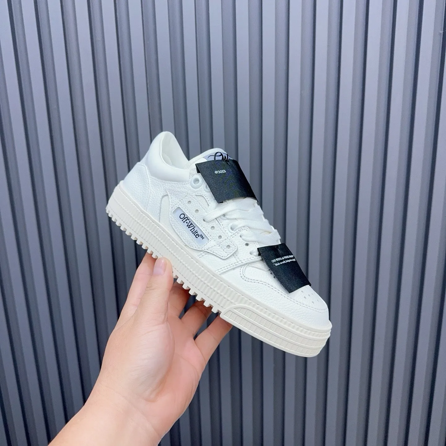 P760 OFF WHITE⚡️Couple model⚡️35-40 women’s model 39-46 men’s model
